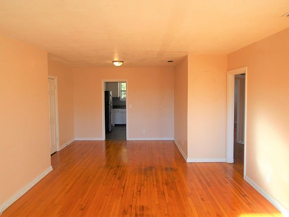 3rd image of 1038 Arco Dr APT 4
