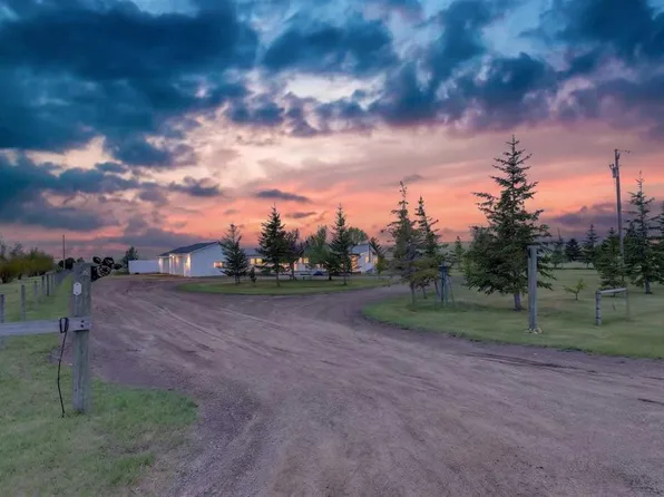 242041 NE Township Road 262, Wheatland County, AB T1P 0L6
