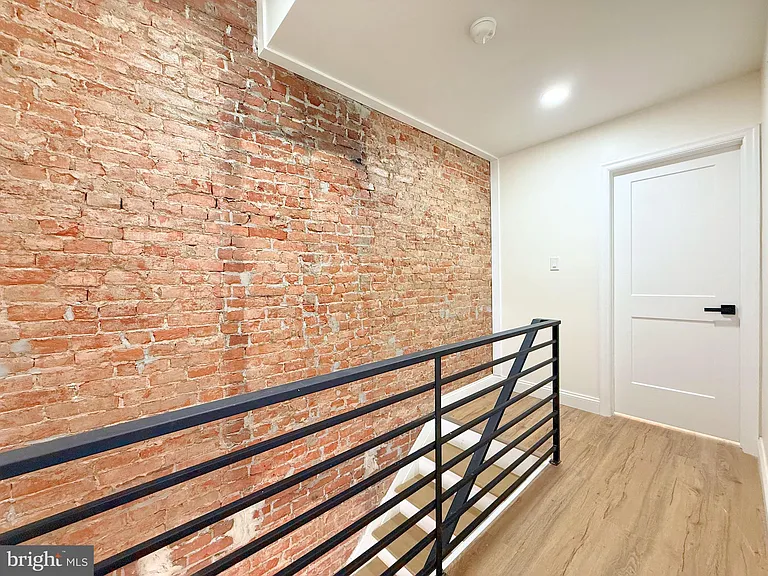 2762 Martha St — Photo 12