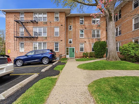 2nd image of 25 Trinity Place #2k