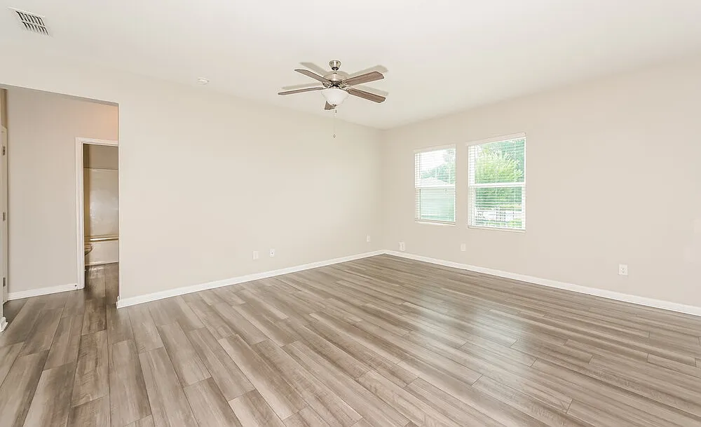 5 bed, 3.0 bath, 2722 sqft, $2,595 — Photo 4