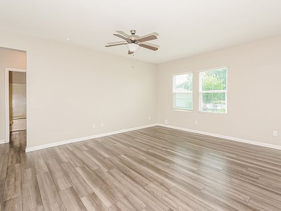4th image of 49 Hyde Park