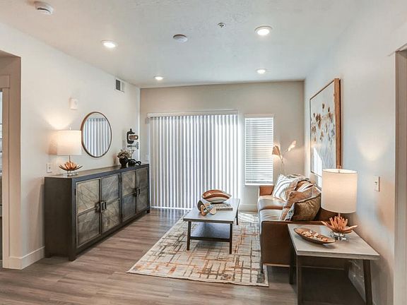 4th image of 3697 S Riverdale Rd #2B-2Ba-882Sqft