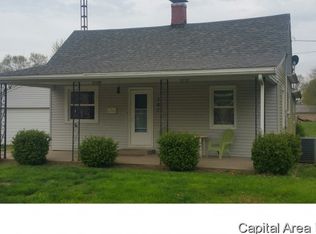 107 N Redwood Ave, Athens, IL 62613