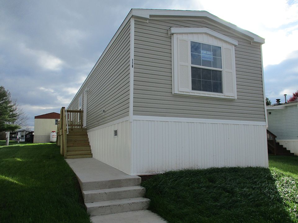 2nd image of 27 Jacqueline Dr