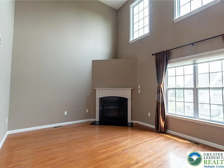 4136 Coleman St — Photo 8