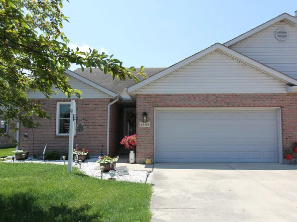 2108 Indian Ridge Dr, Piqua, OH 45356