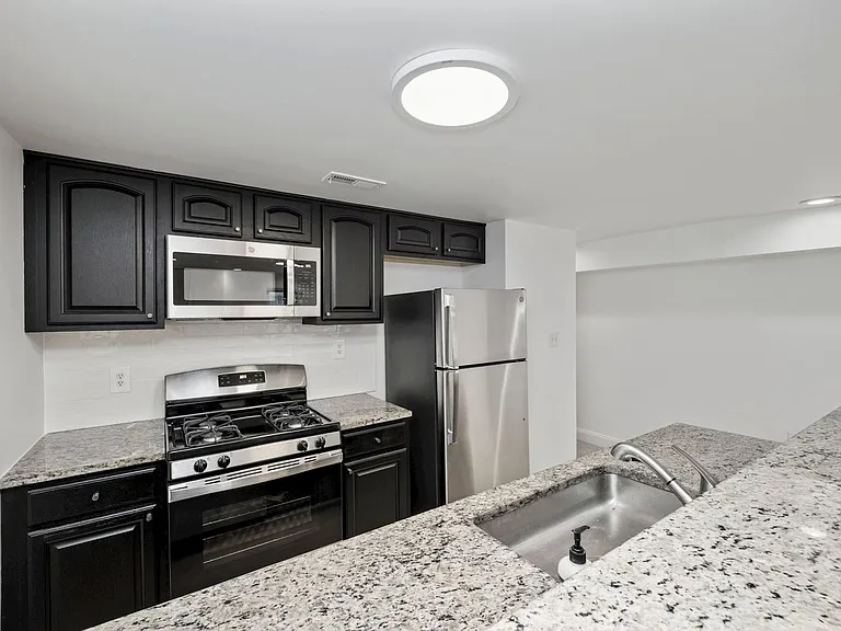 1755 T St NW #2 — Photo 14