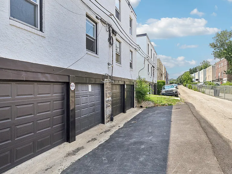 Ardmore Row Apartments — Photo 7