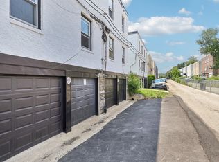 Ardmore Row Apartments, Ardmore, PA 19003