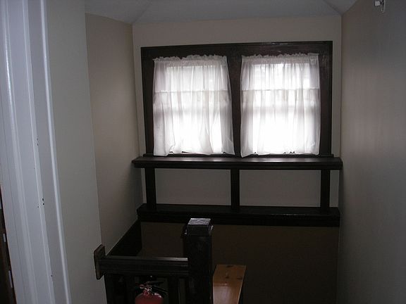5th image of 1115 Leighton Ave