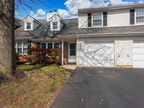 219 Coldspring Ct, Franklin Twp., NJ 08873