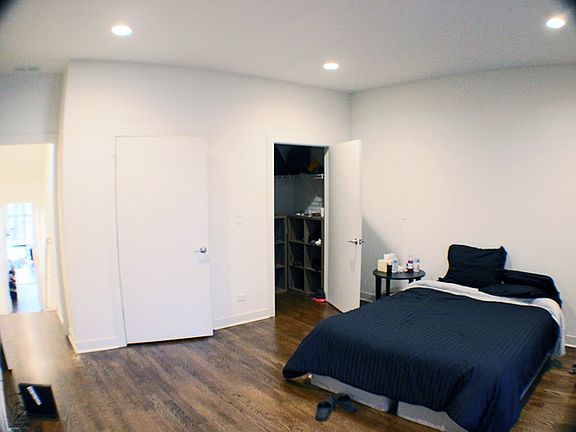 5th image of 838 W Erie St #1W