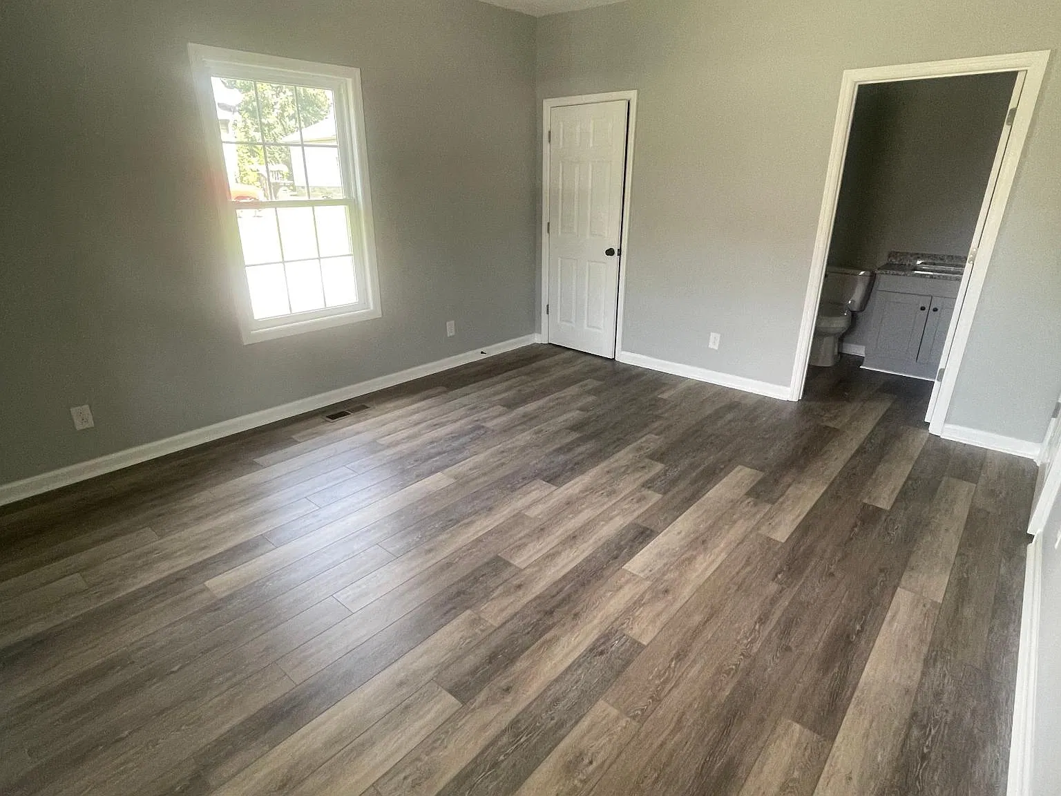 3 bed, 1320 sqft, $1,700 — Photo 4