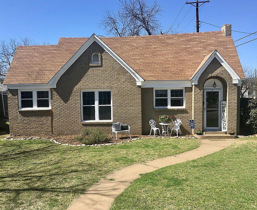 1st image of 2401 1st St