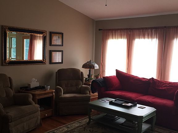 5th image of 132 Valley Ln