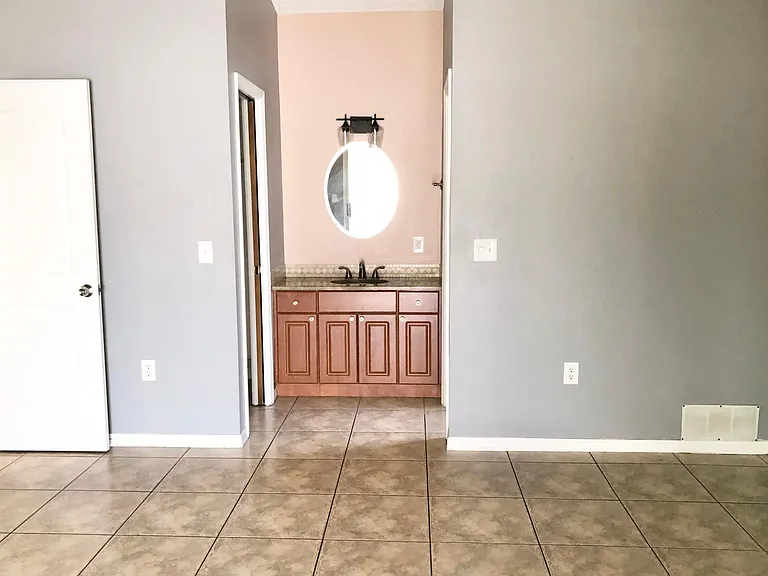 8231 Matthew Dr — Photo 9