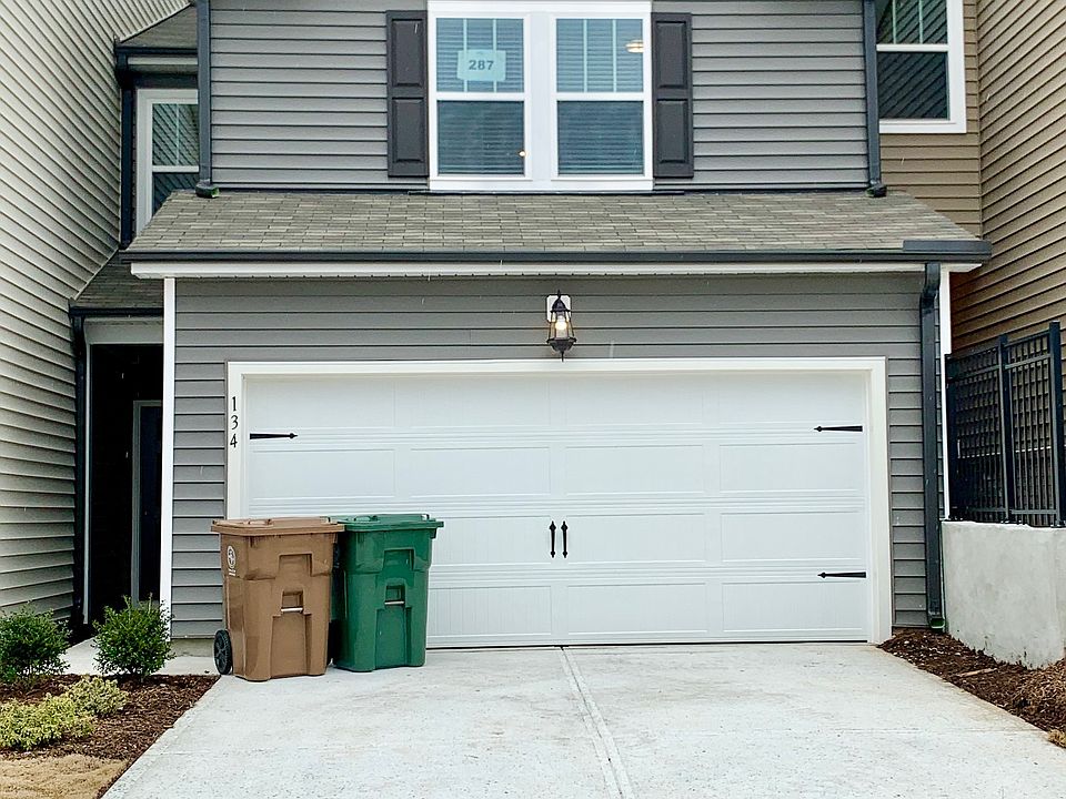 1st image of 134 Ashlar Ct