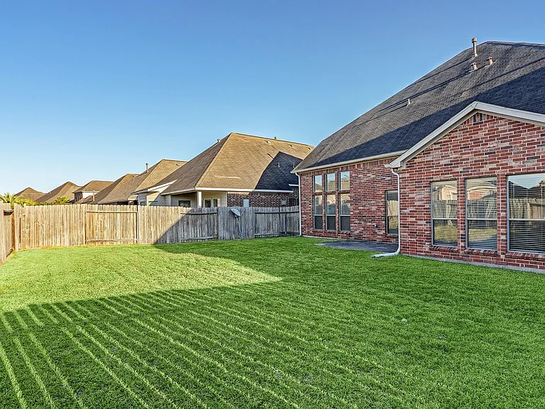 25806 Westbourne Dr — Photo 13