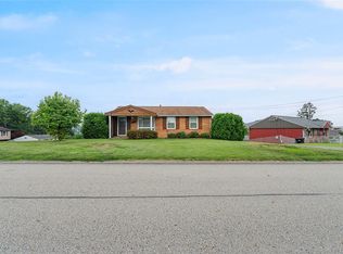 440 Fairwood Dr, Irwin, PA 15642