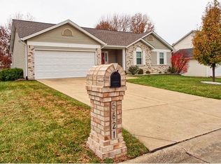 5621 Walnut Point Ln, Saint Charles, MO