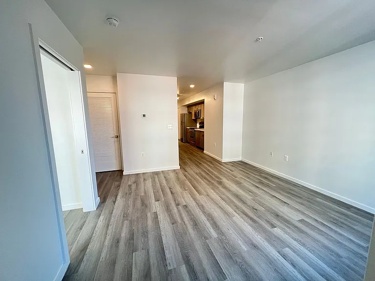 725 W Pratt St. — Photo 124