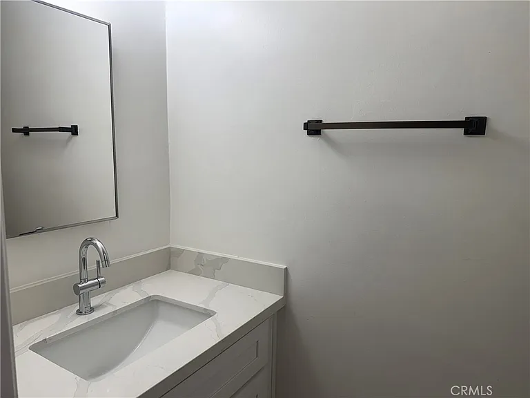 600 E Acacia Ave #6 — Photo 9