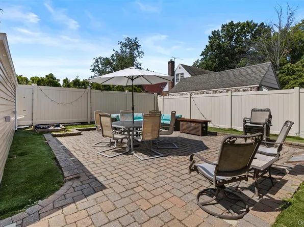 47 Alden Avenue, Valley Stream, NY 11580