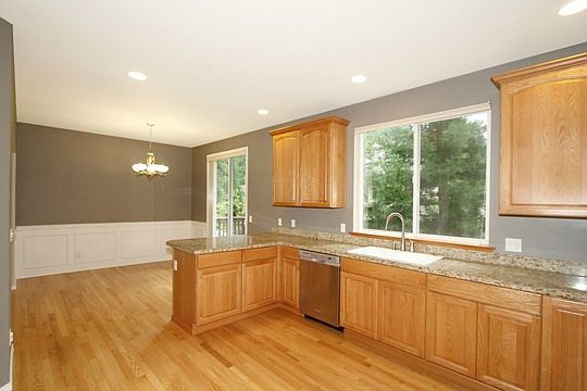 4th image of 4228 148th St SW