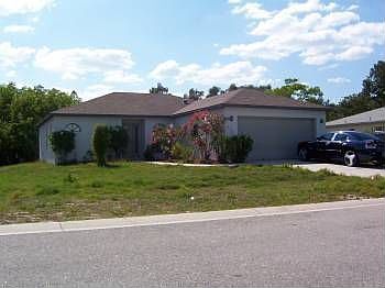 2nd image of 812 29th Street Ct E