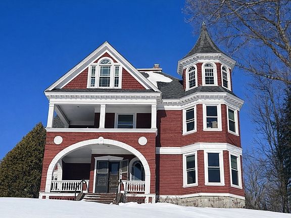 3rd image of 187 Varnum Ave
