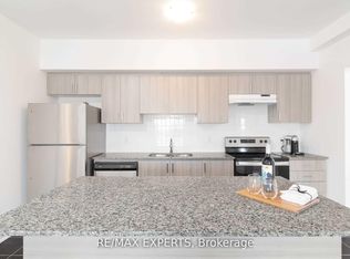 4 Spice Way #604, Barrie, ON L9J 0M2