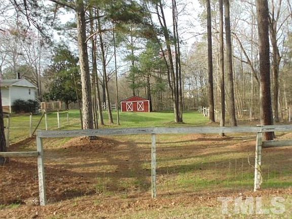 2nd image of 184 Daniel Boone Trl