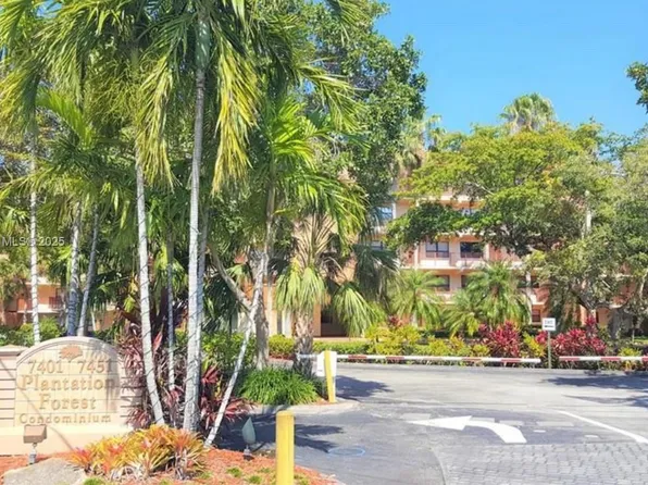 7451 NW 16th St #207, Plantation, FL 33313