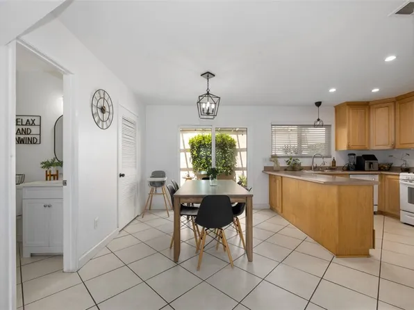 700 W La Veta Ave Unit J7, Orange, CA 92868