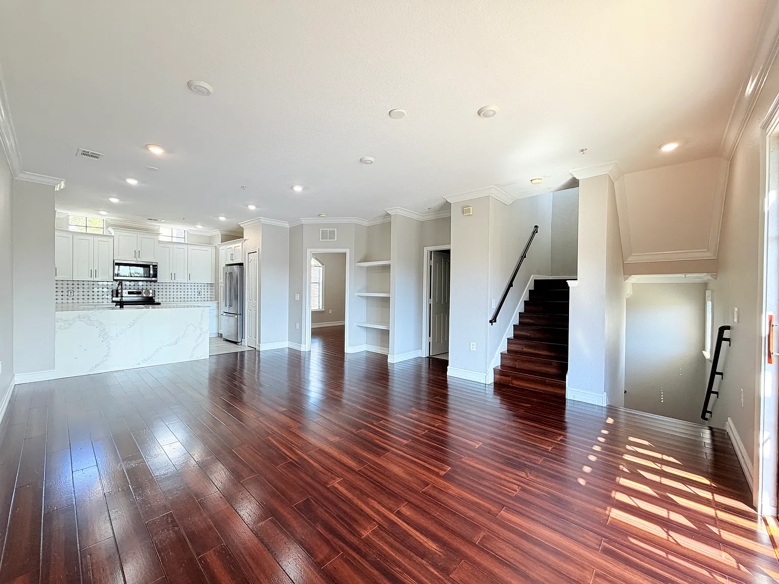 3 bed, 2.5 bath, 1678 sqft, $2,545 — Photo 3