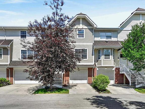 2nd image of 113 Tuscany Dr S