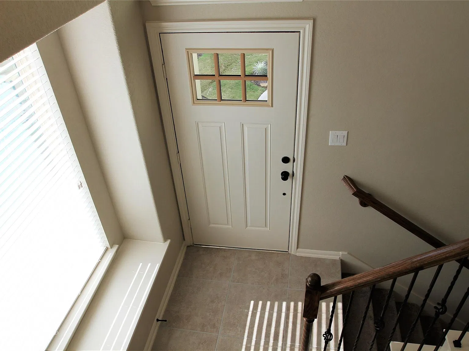 3 bed, 2.5 bath, 2034 sqft, $2,300 — Photo 3