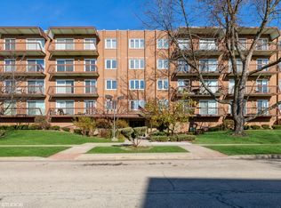 8100 W Foster Ln APT 510, Niles, IL 60714