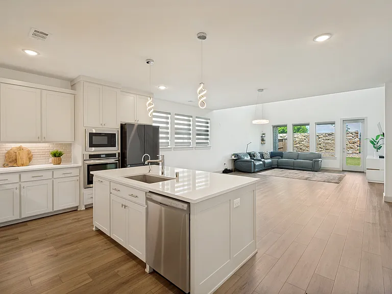 1240 Crescent Ln — Photo 12