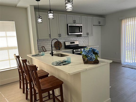 2nd image of 207 High Ridge Dr