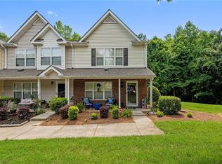 2 Tannenbaum Cir, Greensboro, NC 27410