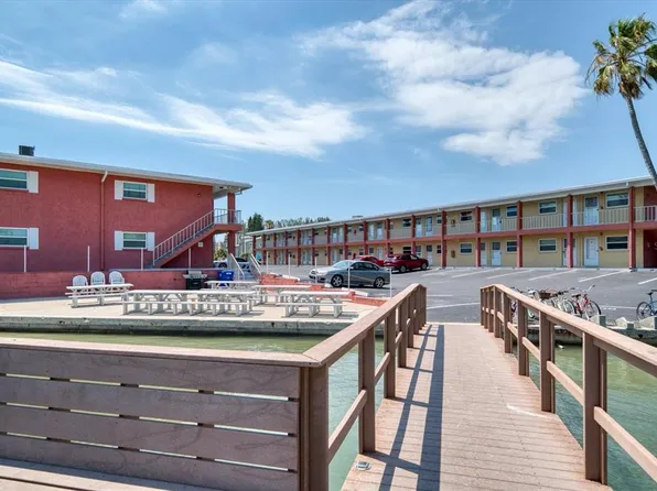 8565 W Gulf Blvd APT 17S, Treasure Island, FL 33706