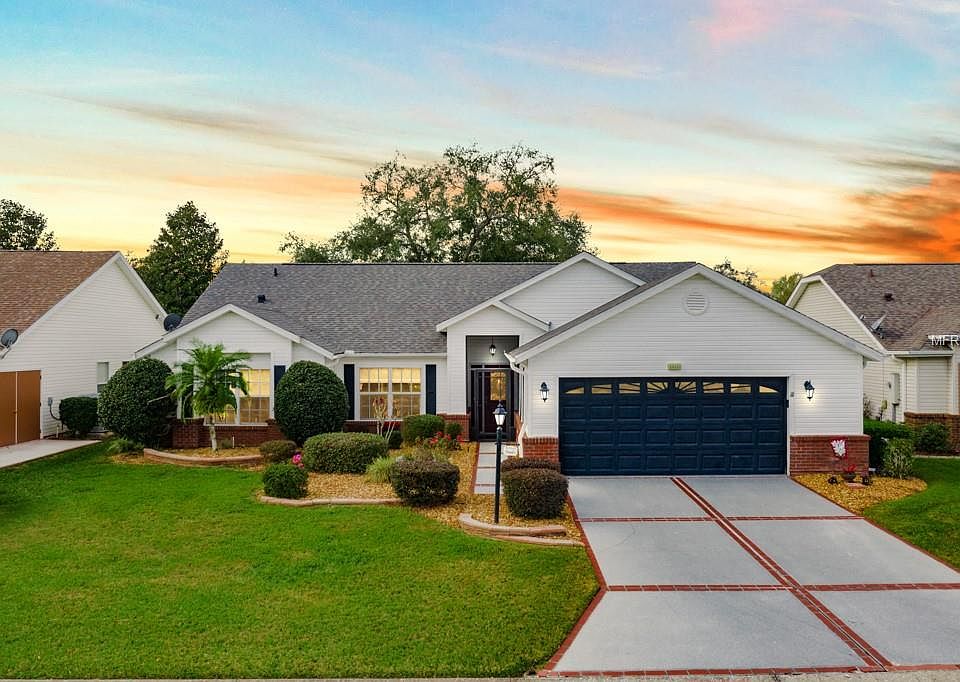 1st image of 25221 Waterbridge Ct