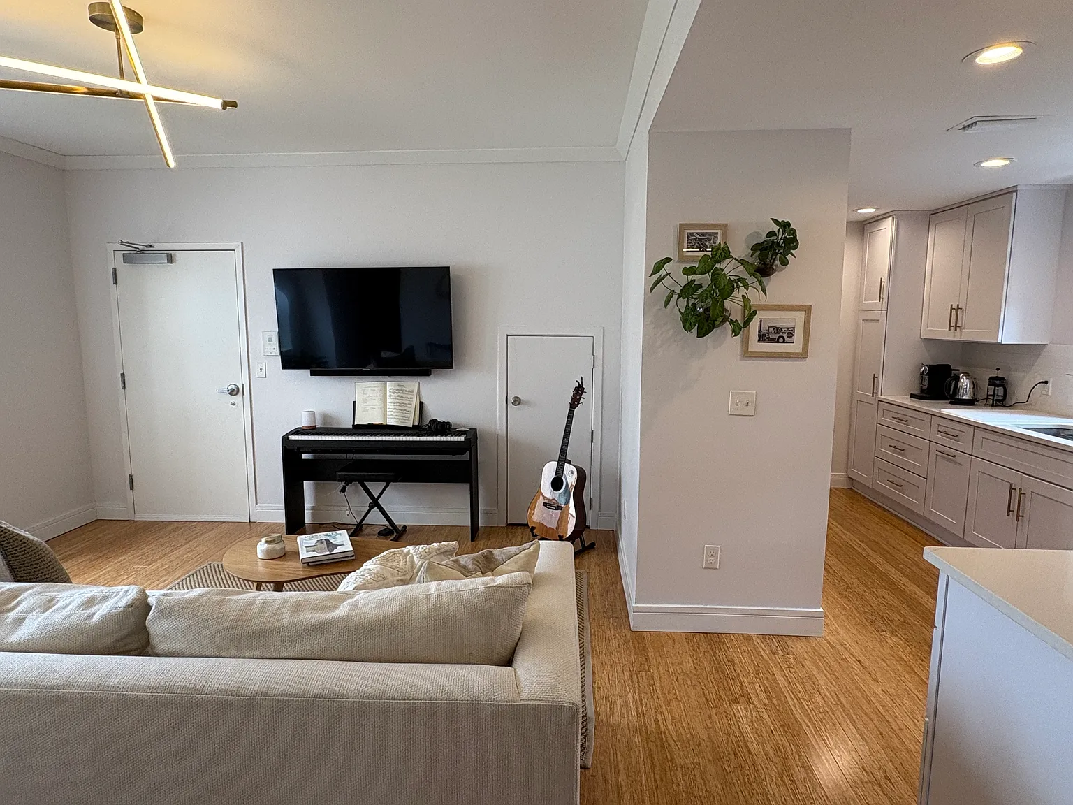 2 bed, 1168 sqft, $2,200 — Photo 4