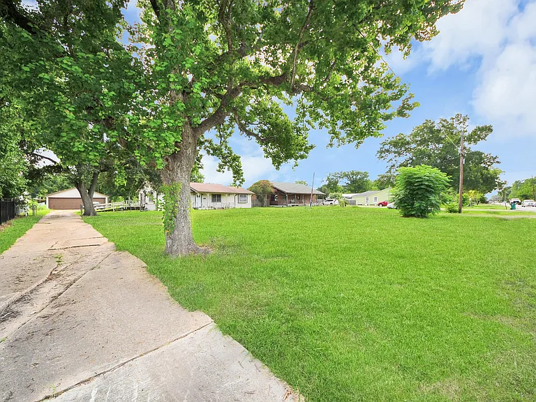 535 Pampa St — Photo 8