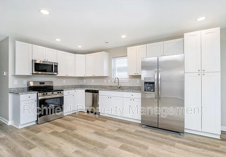 416 S Hamilton Ave #A — Photo 3