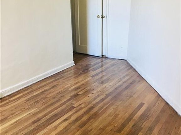 4th image of 3857 Kings Hwy