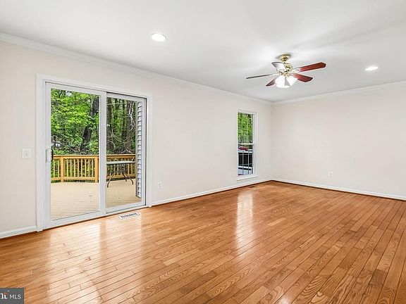 4th image of 10522 Reeds Landing Cir
