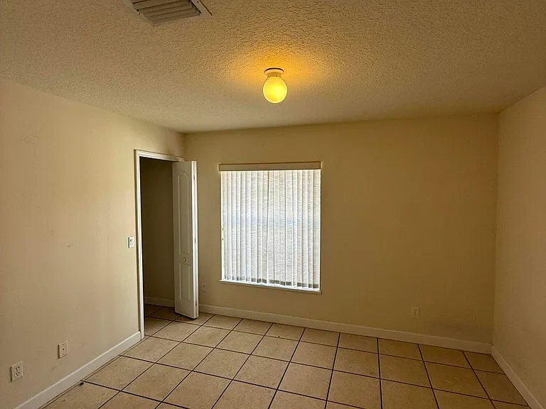 1352 Gem Cir #27 — Photo 3